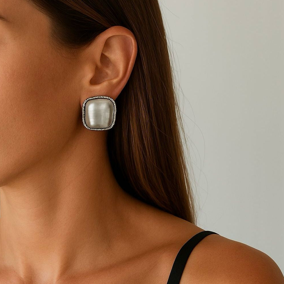Pearls studs
